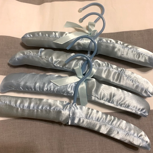 Set of 40 baby blue hangers - Picture 1 of 3